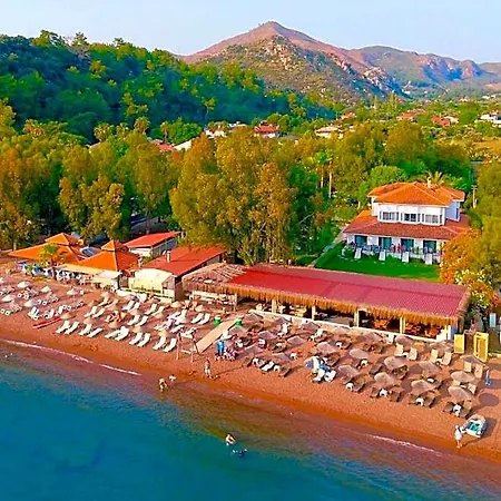 Thanos Hotel *